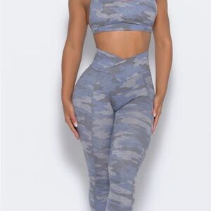 Bombshell Sportswear Lounge Contour Leggings Silver Camo small